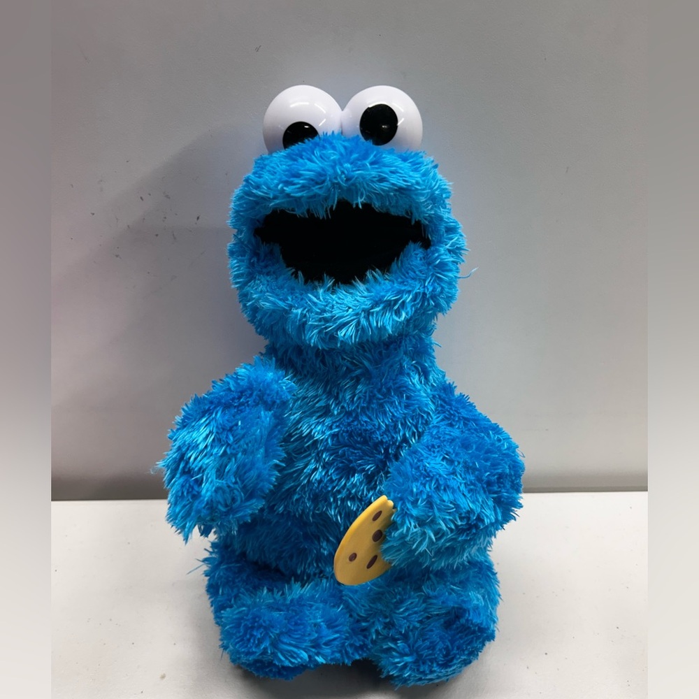 13” Talking Cookie Monster: with cookie in left hand